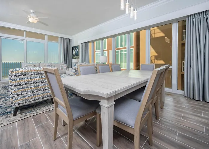 Phoenix Gulf Towers 905 Apartment *